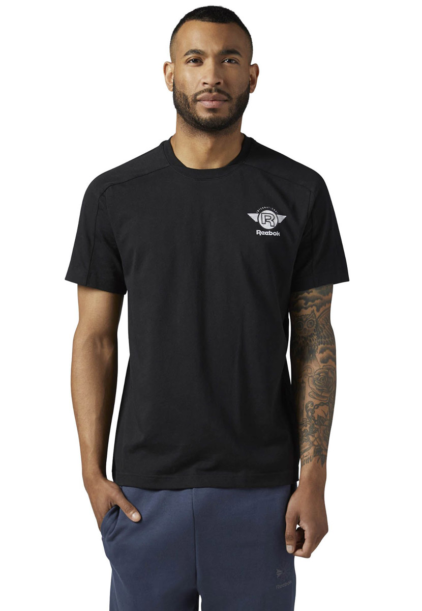 Футболка мужская Reebok F Gr Tee, цвет: черный. BQ2694. Размер M (48/50)BQ2694 Футболка мужская Reebok F Gr Tee, цвет: черный. BQ2694. Размер M (48/50)BQ2694Футболка мужская Reebok выполнена из натурального хлопка. Модель с круглым воротником в рубчик и короткими рукавами дополнена винтажным принтом на груди.