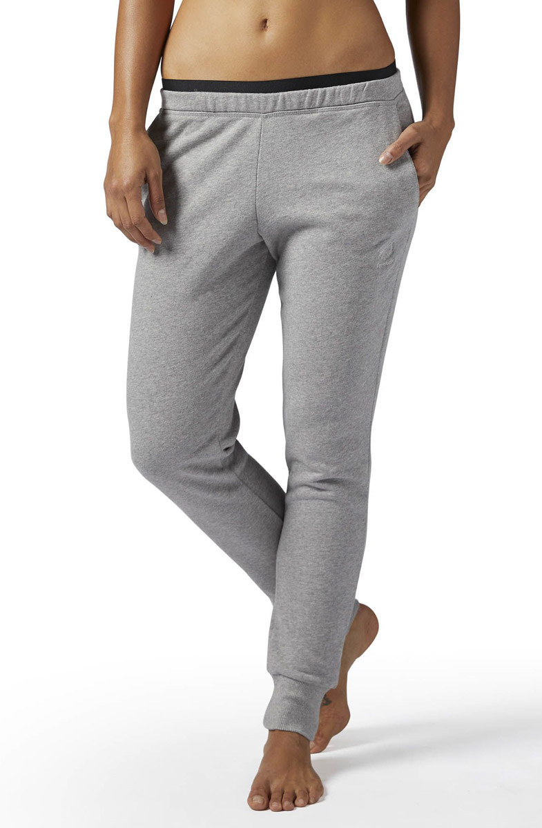 Брюки спортивные женские Reebok F Ft Pant, цвет: серый. BS3813. Размер XL (52/54)BS3813 Брюки спортивные женские Reebok F Ft Pant, цвет: серый. BS3813. Размер XL (52/54)BS3813Спортивные женские брюки Reebok выполнены из натурального хлопка. Зауженный крой этой модели создает изящный силуэт. Благодаря удобным карманам брюки отлично подойдут на каждый день. Эластичный пояс и манжеты на лодыжках обеспечат оптимальную посадку. Модель дополнена трехцветными нашивками и логотипом бренда.