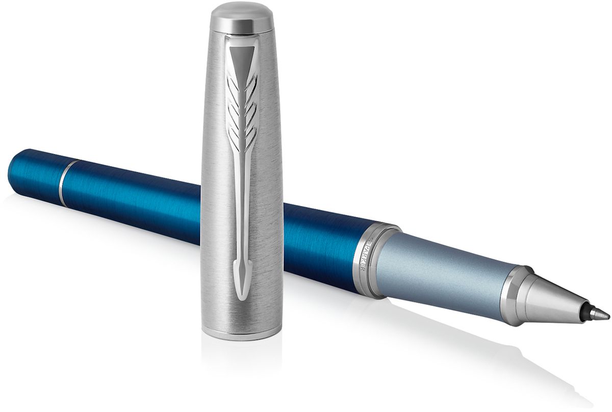 Parker Ручка-роллер Urban Premium Dark BluePARKER-1931566 Parker Ручка-роллер Urban Premium Dark BluePARKER-1931566Материал корпуса: Анодированный алюминий цвета морской волны с круговой полировкой, серо-голубая зона захвата.Покрытие корпуса: анодированный алюминий цвета морской волны с круговой полировкой.Материал отделки деталей корпуса: хромированные элементы, Колпачок из хромированной латуни.Способ подачи стержня: колпачок.Сделано в Китае.Аналог PARKER-S0949170