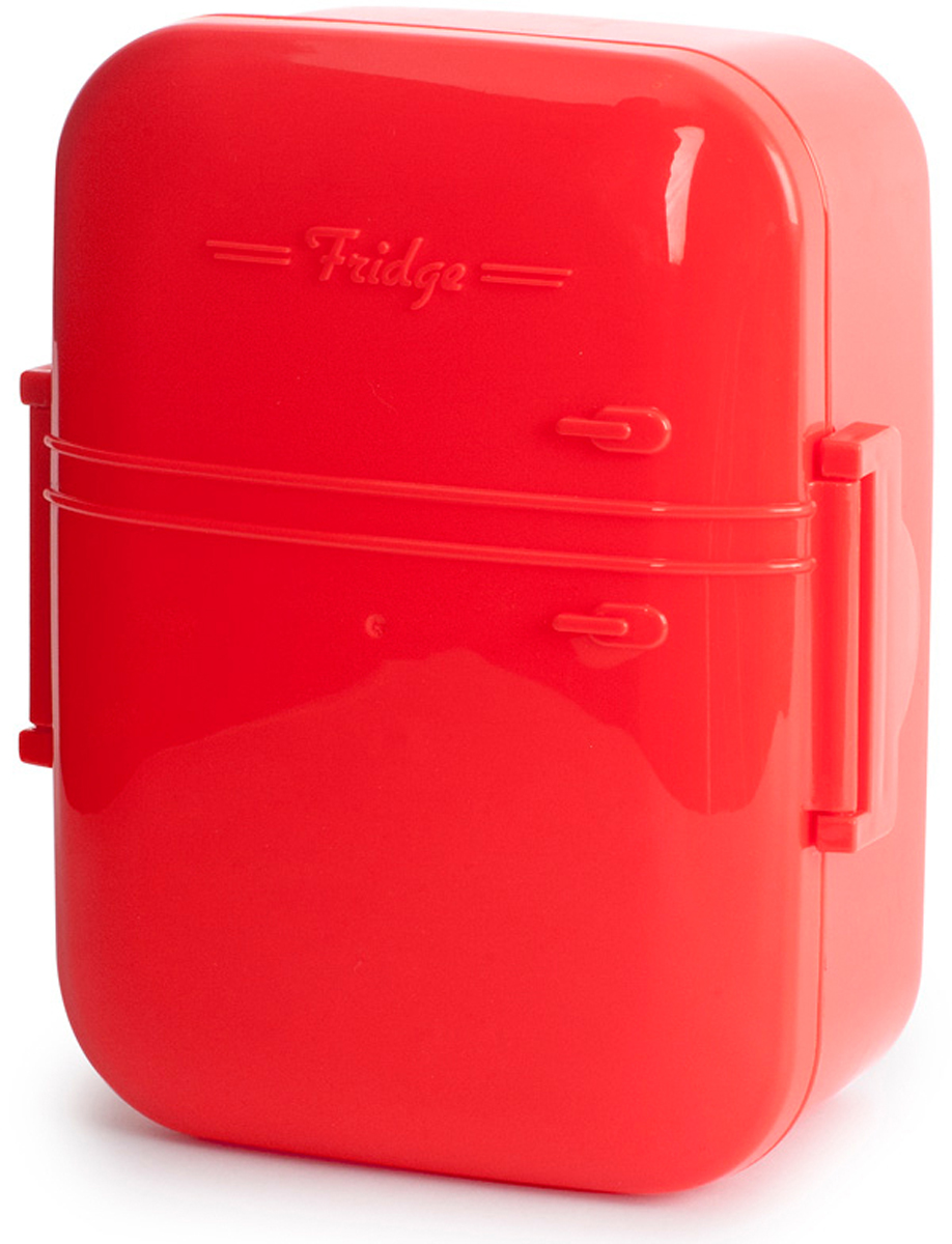 Ланч-бокс Balvi Fridge, цвет: красный, 9 х 17 х 21 см25635 Ланч-бокс Balvi Fridge, цвет: красный, 9 х 17 х 21 см25635Если вы хотите, чтобы ваши ланчи оставались вкусными и не теряли своих полезных качеств, то ланч-бокс Fridge - это именно то, что вам нужно. Бокс герметичен и изготовлен из высококачественного пищевого пластика без содержания меланина. Это позволит вам не переживать о качестве продуктов и наслаждаться первозданным вкусом еды. Дизайн бокса очень ярок и необычен. Он выполнен в виде холодильника красного цвета, крышка которого является своеобразной дверцей к холодильной камере. Бокс можно использовать в микроволновке и мыть в посудомоечной машине.- Креативный дизайн бокса в виде холодильника.- Изготовлен из высококачественного пищевого пластика без содержания меланина.- Вместительный и сохранит первоначальные вкусовые качества продуктов на весь день.- Можно использовать в микроволновке.