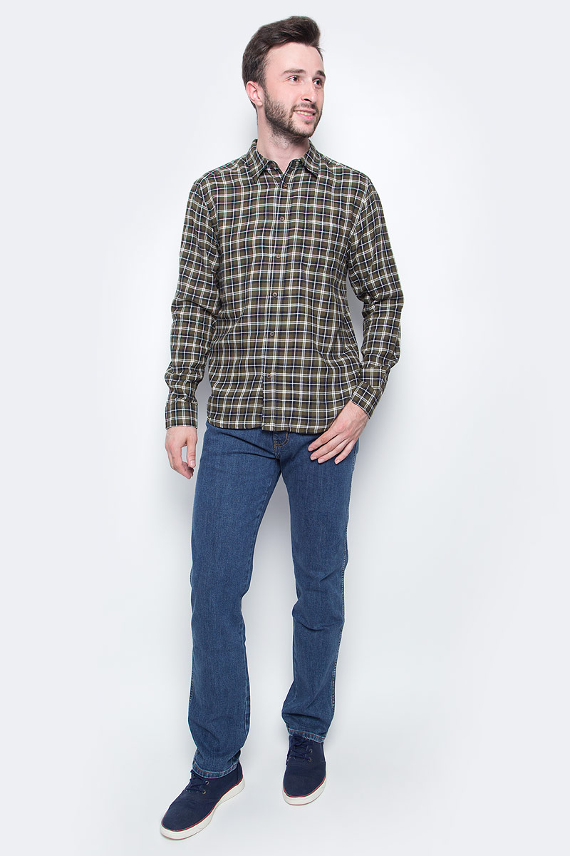 Джинсы мужские Wrangler, цвет: синий. W12OXG77O. Размер 33-34 (48/50-34)W12OXG77O Джинсы мужские Wrangler, цвет: синий. W12OXG77O. Размер 33-34 (48/50-34)W12OXG77OКлассические мужские джинсы изготовлены на основе хлопка. Джинсы застегиваются на пуговицу в поясе и ширинку на застежке-молнии, дополнены шлевками для ремня. Спереди модель дополнена двумя втачными карманами, одним маленьким накладным, а сзади - двумя накладными карманами.