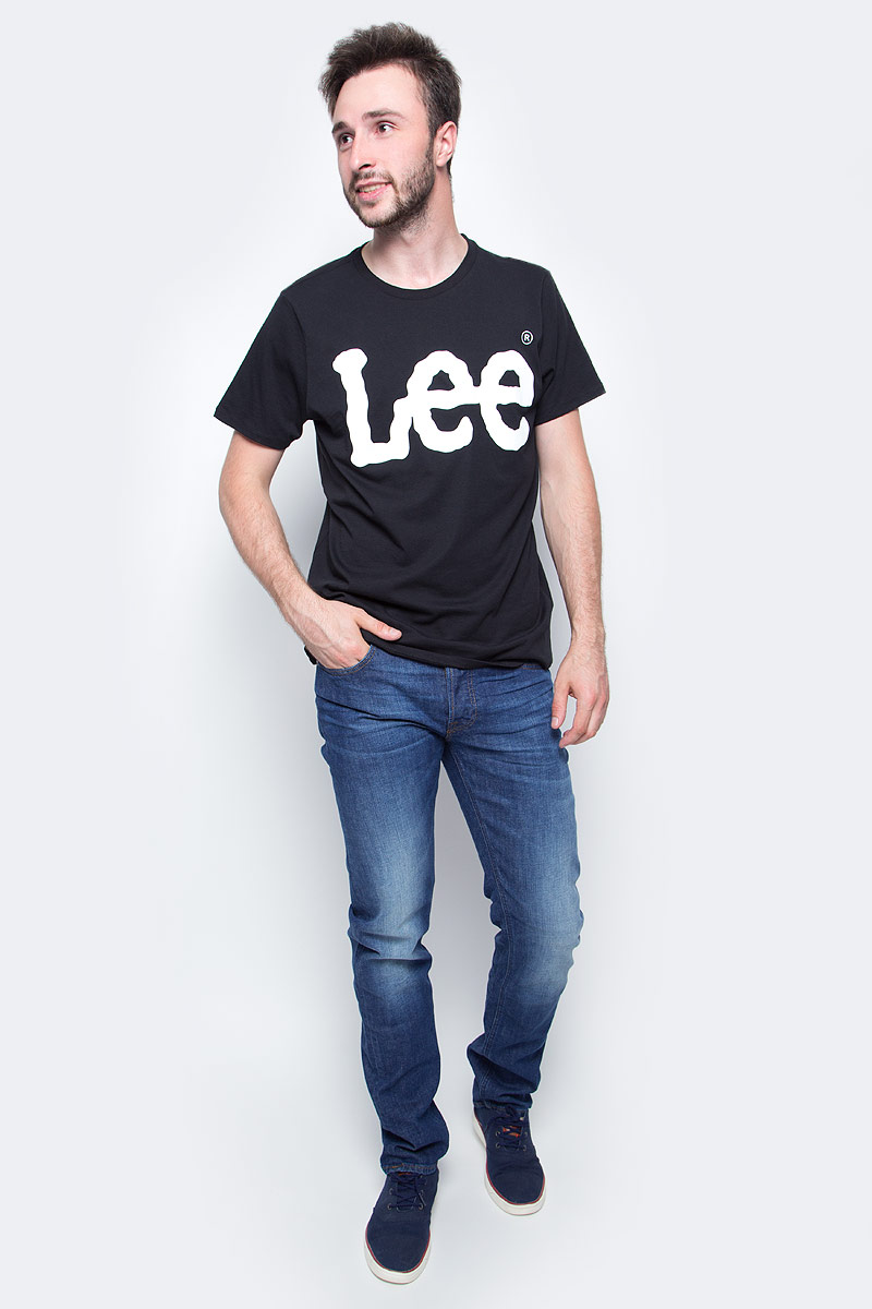 Футболка мужская Lee, цвет: черный. L62AAI01. Размер M (48)L62AAI01 Футболка мужская Lee, цвет: черный. L62AAI01. Размер M (48)L62AAI01Мужская футболка Lee с коротким рукавом и круглым вырезом горловины выполнена из натурального хлопка. Модель оформлена крупной надписью.