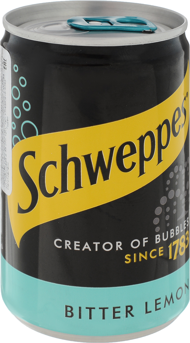 Schweppes Bitter Lemon напиток газированный, 150 мл50193479 Schweppes Bitter Lemon напиток газированный, 150 мл50193479Освежающий газированный напиток приготовлен по специальной технологии с использованием лимонного сока и цедры, что придает ему изысканный цитрусовый вкус с горьковатой ноткой. Частички цедры лимона образуют естественный осадок на дне банки. Рецепт Bitter Lemon появился в 1956 году в Великобритании. Изначально напиток был создан для последующего смешивания с алкоголем, однако с течением времени стал употребляться и в самостоятельном виде.