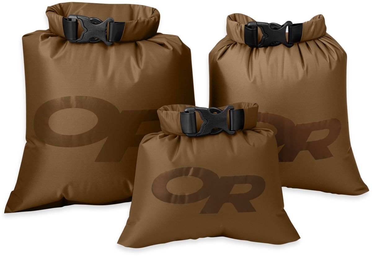 Гермомешок Outdoor Research Dry Ditty Sacks PAK-3, цвет: коричневый, 3 шт2428240014 Гермомешок Outdoor Research Dry Ditty Sacks PAK-3, цвет: коричневый, 3 шт2428240014Гермомешок Outdoor Research выполнен из облегченного, но прочного нейлона. Изделие исключает промокание благодаря водонепроницаемой пропитке. Технологичные свойства: - Закрывается скручиванием и фиксируется застежкой; - Водостойкий, прочный материал; - Проклеенные швы; - Внешняя дополнительная лента для крепежа и фиксации мешка; - Ручка для переноски. Малый вес и уникальные свойства делают этот туристический аксессуар необходимым в каждом путешествии или походе. В комплекте 3 гермомешка разных размеров. Размеры мешков: 13 х 18 см; 20 х 20 см; 23 х 32 см.