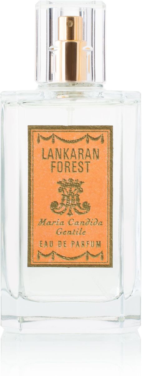 Maria Candida Gentile Парфюмерная вода Lankaran Forest, 100 млMCG11008 Maria Candida Gentile Парфюмерная вода Lankaran Forest, 100 млMCG11008К югу от Апшеронского полуострова, находящегося в Азербайджане на побережье Каспийского моря, Королевство Ленкорань скрывает от глаз зачарованный лес из таинственных железных деревьев. У этих деревьев есть мистическая сила исцеления и любви. Два дерева обвивают друг друга, и если одно дерево болеет, то целебный сок здорового вылечивает его. По Ленкоранскому лесу бродят звери настолько экзотические, что их можно принять за магических созданий. Это редкие и находящиеся под защитой животные, такие как: азиатский леопард, олень сика, дикий вепрь и барсуки. Говорят, что призрак жеребца Александра Македонского скачет по полянам в полнолуние. Этот волшебный мир был вдохновением для Lankaran Forest, парфюма, сделанного на заказ для фестиваля культуры Азербайджана Бута мэтром парфюмерии Марией Кандидой Джентиле после того, как она посетила это загадочное место.
