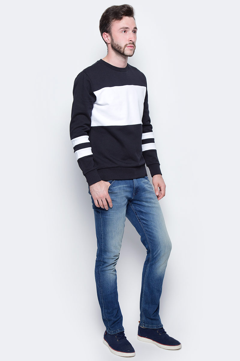 Джинсы мужские Calvin Klein Jeans, цвет: синий. J30J305241_9143. Размер 29 (42/44)J30J305241_9143 Джинсы мужские Calvin Klein Jeans, цвет: синий. J30J305241_9143. Размер 29 (42/44)J30J305241_9143Стильные мужские джинсы Calvin Klein Jeans выполнены из хлопка с добавлением эластана. Модель с заниженной талией застегивается на гульфик с молнией и пуговицу. Пояс дополнен шлевками для ремня. Джинсы имеют классический пятикарманный крой: два втачных кармана и один небольшой накладной кармашек спереди, два накладных кармана сзади.