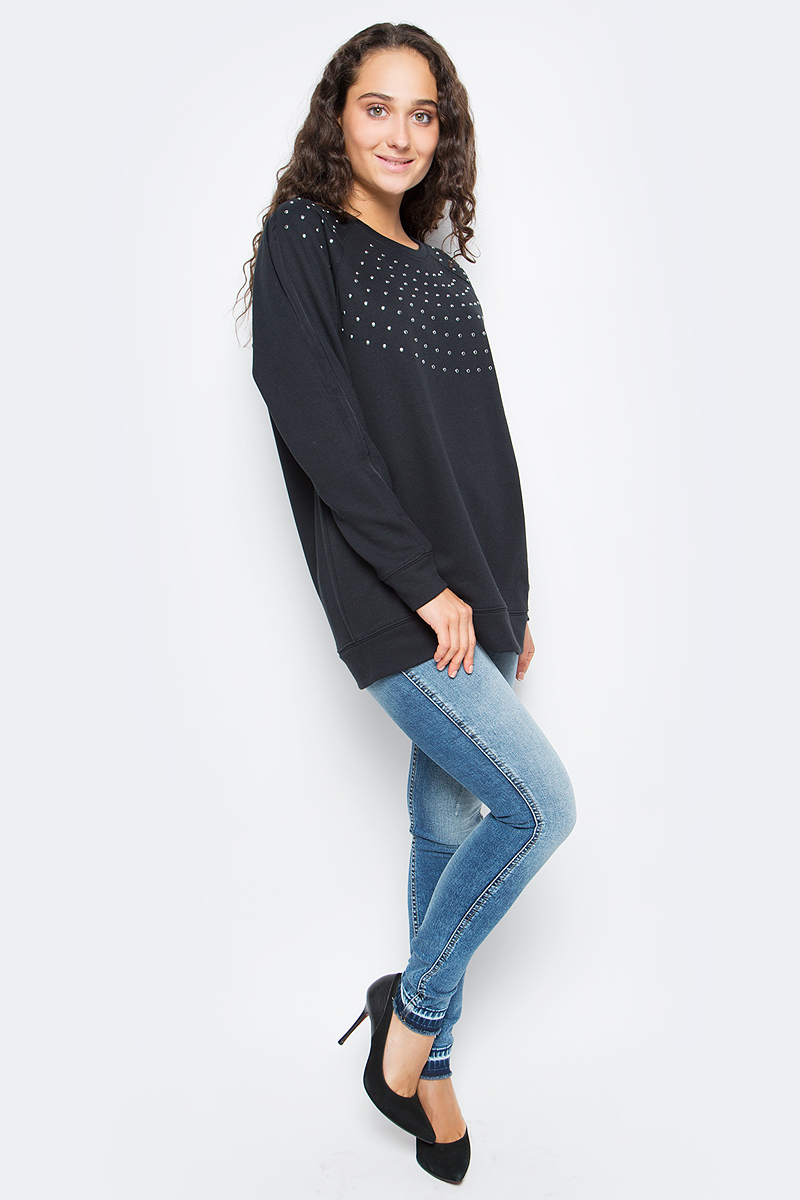 Джемпер женский Calvin Klein Jeans, цвет: черный. J20J205395_0990. Размер XS (40/42)J20J205395_0990 Джемпер женский Calvin Klein Jeans, цвет: черный. J20J205395_0990. Размер XS (40/42)J20J205395_0990Удобный женский джемпер Calvin Klein изготовлен из натурального хлопка с добавлением полиэстера. Модель с круглым вырезом горловины и длинными рукавами дополнена металлическими стразами. Вырез горловины, низ и манжеты дополнены эластичной резинкой.