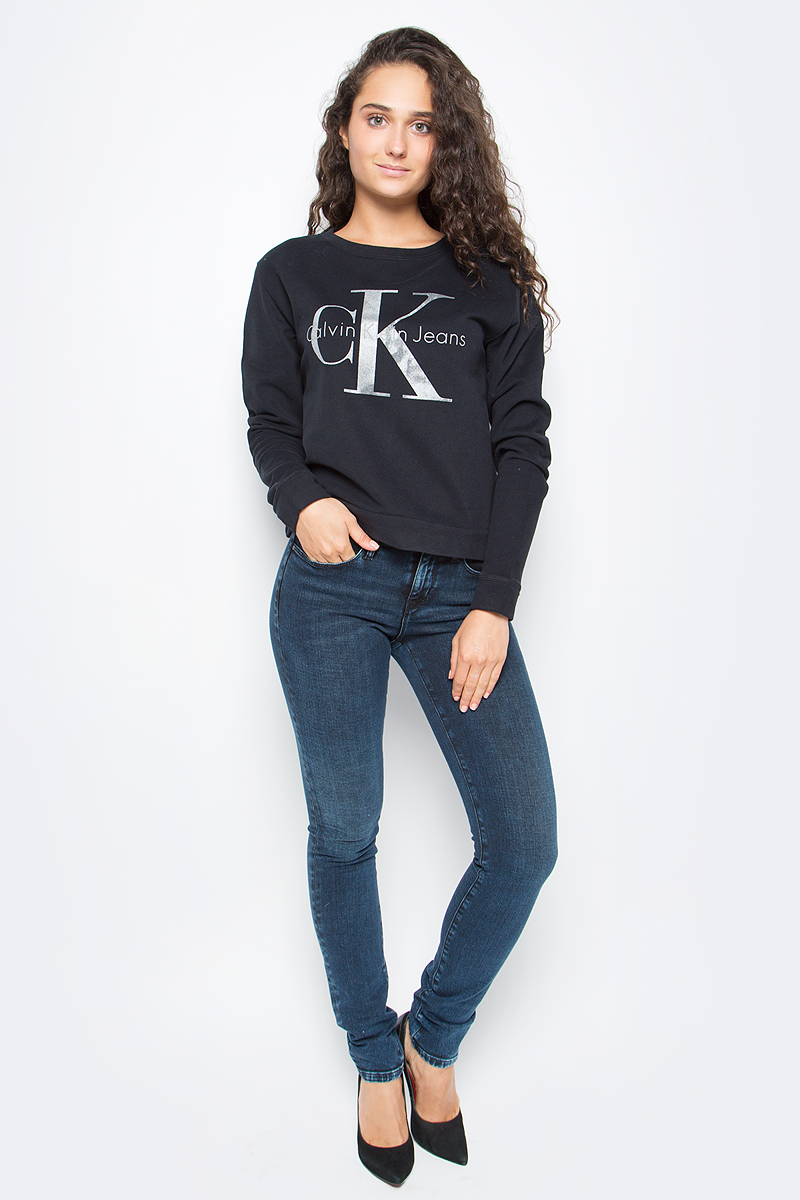 Джемпер женский Calvin Klein Jeans, цвет: черный. J20J205390_0990. Размер XL (48/50)J20J205390_0990 Джемпер женский Calvin Klein Jeans, цвет: черный. J20J205390_0990. Размер XL (48/50)J20J205390_0990Оригинальный женский джемпер Calvin Klein выполнен из натурального хлопка. Модель с круглым вырезом горловины и длинными рукавами оформлена оригинальным принтом. Низ изделия, манжеты и горловина дополнены эластичной резинкой.