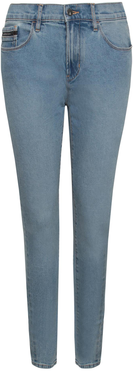 Джинсы женские Calvin Klein Jeans, цвет: синий. J20J206126_9163. Размер 24 (36)J20J206126_9163 Джинсы женские Calvin Klein Jeans, цвет: синий. J20J206126_9163. Размер 24 (36)J20J206126_9163Стильные женские джинсы Calvin Klein выполнены из высококачественного материала. Модель прямого кроя со станартной посадкой. Джинсы застегиваются на металлическую пуговицу в поясе и ширинку на застежке-молнии, имеются шлевки для ремня. Джинсы имеют классический пятикарманный крой: спереди модель дополнена двумя втачными карманами и одним маленьким накладным кармашком, а сзади - двумя накладными карманами. Изделие оформлено прострочкой и фирменной нашивкой сзади.
