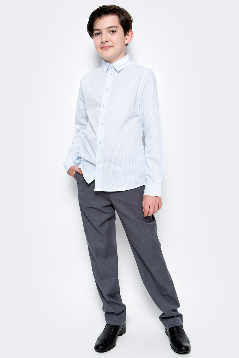 Рубашка для мальчика Button Blue, цвет: белый, светло-голубой. 217BBBS23010205. Размер 152, 12 лет217BBBS23010205 Рубашка для мальчика Button Blue, цвет: белый, светло-голубой. 217BBBS23010205. Размер 152, 12 лет217BBBS23010205Рубашка для мальчика - основа повседневного школьного образа! Школьные рубашки от Button Blue - это качество и комфорт, отличный внешний вид, удобство в уходе, высокая износостойкость. Рубашка с длинными рукавами и отложным воротничком застегивается на пуговицы. Готовясь к школьному сезону, вам стоит купить рубашки в трех-четырех цветах, чтобы разнообразить будни ученика.