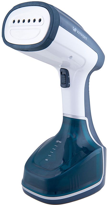Kitfort KT-916-1, White Blue отпаривательКТ-916-1 Kitfort KT-916-1, White Blue отпаривательКТ-916-1Отпариватель Kitfort КТ-916 - серьезный конкурент паровых утюгов: он позволяет чрезвычайно быстро прогладить любые вещи и изделия из текстиля. Это тщательный уход за вещами, не отнимающий много времени. В отличие от утюгов, которыми гладят ткани и одежду, расположенные горизонтально, отпаривателем обычно обрабатывают одежду и ткани, расположенные вертикально. Никаких дополнительных приспособлений, вроде доски для глажки, здесь не требуется. Одежда при этом может висеть на вешалке, на сушилке для белья или на веревке.Регулировка подачи пара осуществляется кнопками включения большой и малой интенсивности пара. Активный режим подсвечивается индикатором на соответствующей кнопке. Мощный пар отлично устраняет запахи и бактерии.Если поверхность ткани сильно загрязнена, можно воспользоваться ворсовой щеткой из комплекта. Она позволит не только провести паровую обработку поверхности, например дивана, но и удалить загрязнения (шерсть домашних животных, волосы, нитки и так далее). Съемный резервуар удобно наполнять водой. Благодаря небольшому размеру и весу отпариватель можно взять с собой в отпуск или командировку.