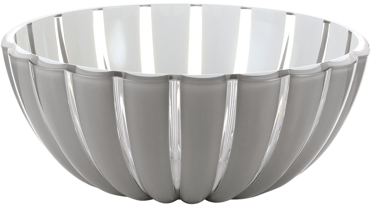 Салатница Guzzini Grace, цвет: серый, 30 см, 4,9 л29693092 Салатница Guzzini Grace, цвет: серый, 30 см, 4,9 л29693092Салатница Grace выглядит настолько изящно, что кажется, будто она сделана из стекла. Её главный секрет - необычная форма, в которой внешние, объемные и волнообразные края контрастируют с белоснежной и гладкой внутренней поверхностью. Вместе они образуют уникальный рельефный эффект, который усиливается на свету.Вместительность салатницы позволит использовать её для подачи фруктов, десертов, закусок и основных блюд. Объем - 4,9 л. Материал - органическое стекло. Можно мыть в посудомоечной машине.