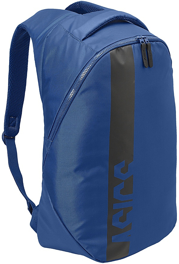 Рюкзак спортивный Asics Training Large Backpack, цвет: синий146812-0844 Рюкзак спортивный Asics Training Large Backpack, цвет: синий146812-0844Отправляйтесь с утра в спортзал или захватите рюкзак с формой с собой на работу: в нем есть специальное отделение для телефона, кошелька и ключей. При быстрой ходьбе и беге уплотнение со стороны спины и регулируемые плечевые ремни обеспечат дополнительный комфорт. Надежный внутренний карман для ценных предметов. Уплотнение со стороны спины и регулируемые плечевые ремни для вашего удобства. Основное отделение внизу достаточно вместительное для формы и беговых кроссовок.