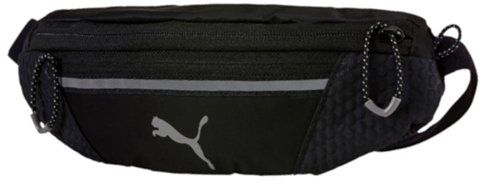 Сумка поясная для бега Puma Pr Classic Waist Bag, цвет: черный, 27 х 10 х 4 см. 0744370107443701 Сумка поясная для бега Puma Pr Classic Waist Bag, цвет: черный, 27 х 10 х 4 см. 0744370107443701Удобная поясная сумочка имеет главное отделение на молнии, карман на молнии спереди, накладной карман с застежкой на липучке внутри главного отделения, поясное крепление регулируемой длины из эластичного материала с застежкой-пряжкой, петлю из эластичного материала справа. Особое удобство создает простёганная мягкая задняя часть сумочки, отделанная сетчатым материалом. Спереди сумочка декорирована полосой из светоотражающего материала и набивным логотипом PUMA из светоотражающего материала. Также из этого материала выполнены шнуры, продернутые в язычки застежек-молний.