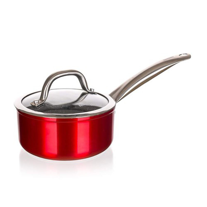 Ковш Banquet Intense с крышкой, с антипригарным покрытием. Диаметр 16 см40053068 Ковш Banquet Intense с крышкой, с антипригарным покрытием. Диаметр 16 см40053068Размеры: диаметр 16 см, высота 7,6 см, объем 1,4л. Цвет внутреннего антипригарного покрытия - гранит. Ручка с отверстием, что позволяет подвешивать на крючок. Стеклянная крышка. Предназначена для всех видов печей. Кованный аллюминий, двухслойное антипригарное покрытие.