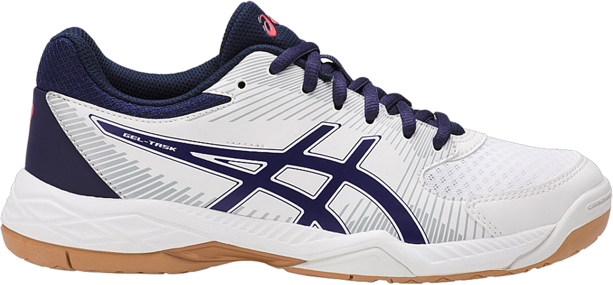 Кроссовки для волейбола женские Asics Gel-Task, цвет: белый, синий. B754Y-0133. Размер 7 (36,5)B754Y-0133 Кроссовки для волейбола женские Asics Gel-Task, цвет: белый, синий. B754Y-0133. Размер 7 (36,5)B754Y-0133Кроссовки для волейбола женские Gel-Task предназначены для игр на поле и площадке. Модернизированный верх с минимальным количеством швов создает дополнительный комфорт и снижает риск натирания. Благодаря технологии Asics Gel кроссовки обеспечивают идеальную амортизацию. Специальный вид силикона поглощает и снижает ударную нагрузку на пятку, колени и позвоночник. Материал промежуточной подошвы SpEVA способствует скорейшему восстановлению после сжатия и уменьшает вероятность пробоя промежуточной подошвы. Колодка Калифорния, верх которой прострочен по кайме стельки EVA и напрямую закреплен на средней подошве, обеспечивает стабильность и комфорт. Подошва изготовлена из специальной резины, компоненты которой содержат больше натуральной резины, чем традиционной жесткой, что увеличивает сцепление даже на влажной поверхности.