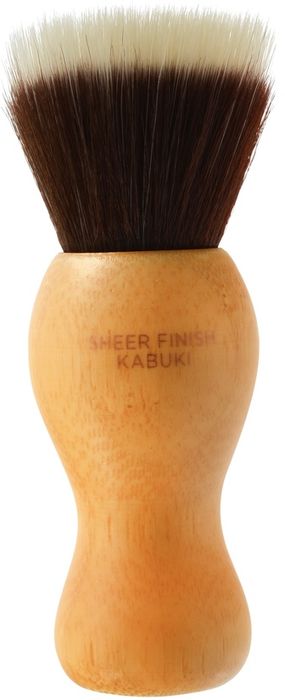 EcoTools Кисть кабуки Sheer Finish Kabuki1246M EcoTools Кисть кабуки Sheer Finish Kabuki1246MЛегендарная кисть кабуки из нежного ворса позволит завершить ваш макияж, создавая легкое покрытие. Идеально работает с пудрой и бронзером. Изготовлена из мягкого ворса, перерабатываемого алюминия и бамбуковой ручки.