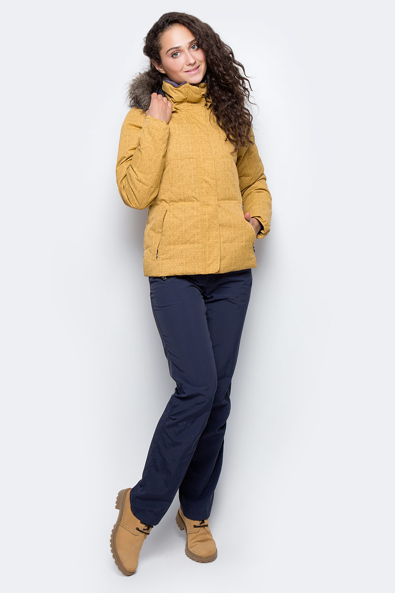 Пуховик женский Columbia Varaluck III Down Jacket, цвет: горчичный. 1465661-718. Размер XS (42)1465661-718 Пуховик женский Columbia Varaluck III Down Jacket, цвет: горчичный. 1465661-718. Размер XS (42)1465661-718Стильный женский пуховик Columbia Varaluck III Down Jacket - универсальная зимняя модель - для активного отдыха, занятий спортом и повседневного использования. Пуховик выполнен из 100% нейлона и дополнен наполнителем из утиного пуха и пера. Ветрозащитная, водоотталкивающая и дышащая внешняя ткань защищает от внешних превратностей погоды.Пуховик со стандартным рукавом и воротником-стойкой имеет отстегивающийся капюшон и дополнен высокой планкой на кнопке, предотвращающей продувание ветром. Застегивается изделие на пластиковую застежку-молнию и имеет защитную планку на липучках. Спереди пуховик оформлен двумя прорезными карманами на застежках-молниях и дополнительно на внутренней стороне имеется прорезной карман на липучке. Капюшон дополнен искусственным мехом. Низ изделия можно регулировать с помощью резинки на кулиске.Идеальный вариант для тех, кто ценит комфорт и качество.