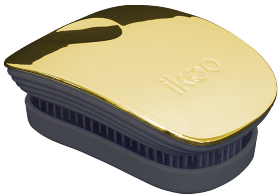 Ikoo Pocket Расческа для волос Black Soleil Metallic291006 Ikoo Pocket Расческа для волос Black Soleil Metallic291006Уникальный подход щетки IKOO — расположение и структура щетинок, которые позволяют не только легко распутывать и расчесывать волосы, но и делать массаж головы в соответствии с принципами традиционной китайской медицины. Щетинки стимулируют энергетические меридианы и рефлексогенные зоны, что также положительно влияет на вегетативную нервную систему. Благодаря оптимальной степени твердости щетины, волосы распутываются легко и без вытягивания. Щетка ikoo сохраняет свою функциональность даже после долговременного использования.Щетки IKOO изготовлены из высококачественной смолы и акрила. Для комфортного использования корпус щетки отделан натуральной резиной, что помогает надежно удерживать щетку в руке. Скомбинировав эти три материала, мы избежали использования дерева и натуральной щетины, так как эти материалы подходят не для всех типов волос, а также труднее очищаются. Щетки IKOO соблюдают все гигиенические стандарты за счет своего состава. Во процессе разработки мы уделили большое внимание дизайну щетки, чтобы и правшам, и левшам было комфортно ей пользоваться.