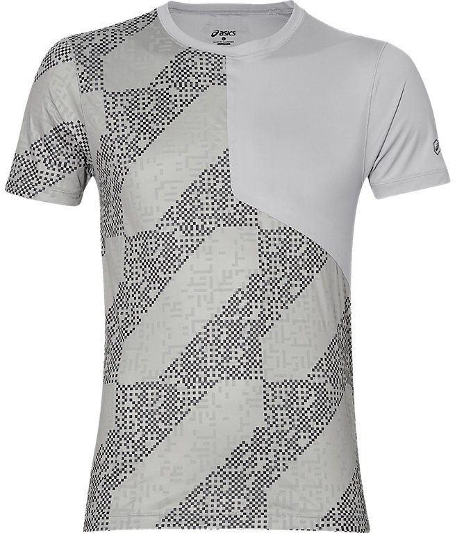 Футболка для бега мужская Asics Lite-Show SS Top, цвет: серый. 146617-1189. Размер S (46)146617-1189 Футболка для бега мужская Asics Lite-Show SS Top, цвет: серый. 146617-1189. Размер S (46)146617-1189Футболка от Asics выполнена в популярном среди бегунов стиле, имеет короткие рукава и просто необходима во время тренировок в зале. Перекрестно расположенные слегка эластичные волокна выполнены в форме сеточки, чтобы кожа дышала, а рукав-реглан с принтом обеспечивают свободу движений, не сковывая и помогая ставить новые рекорды. В качестве отделки используется светоотражающий логотип и другие элементы. С этой футболкой во время утренней пробежки вы гарантированно будете замечены.