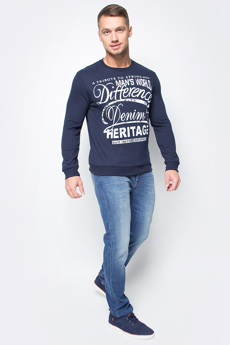 Свитшот мужской Baon, цвет: синий. B617506_Deep Navy. Размер L (50)B617506_Deep Navy Свитшот мужской Baon, цвет: синий. B617506_Deep Navy. Размер L (50)B617506_Deep NavyМодный свитшот от Baon - отличная молодежная альтернатива джемперам и пуловерам. Изделие выполнено из теплого трикотажа-футера с начесом. Передняя часть модели украшена крупным текстовым принтом с винтажными потертостями.