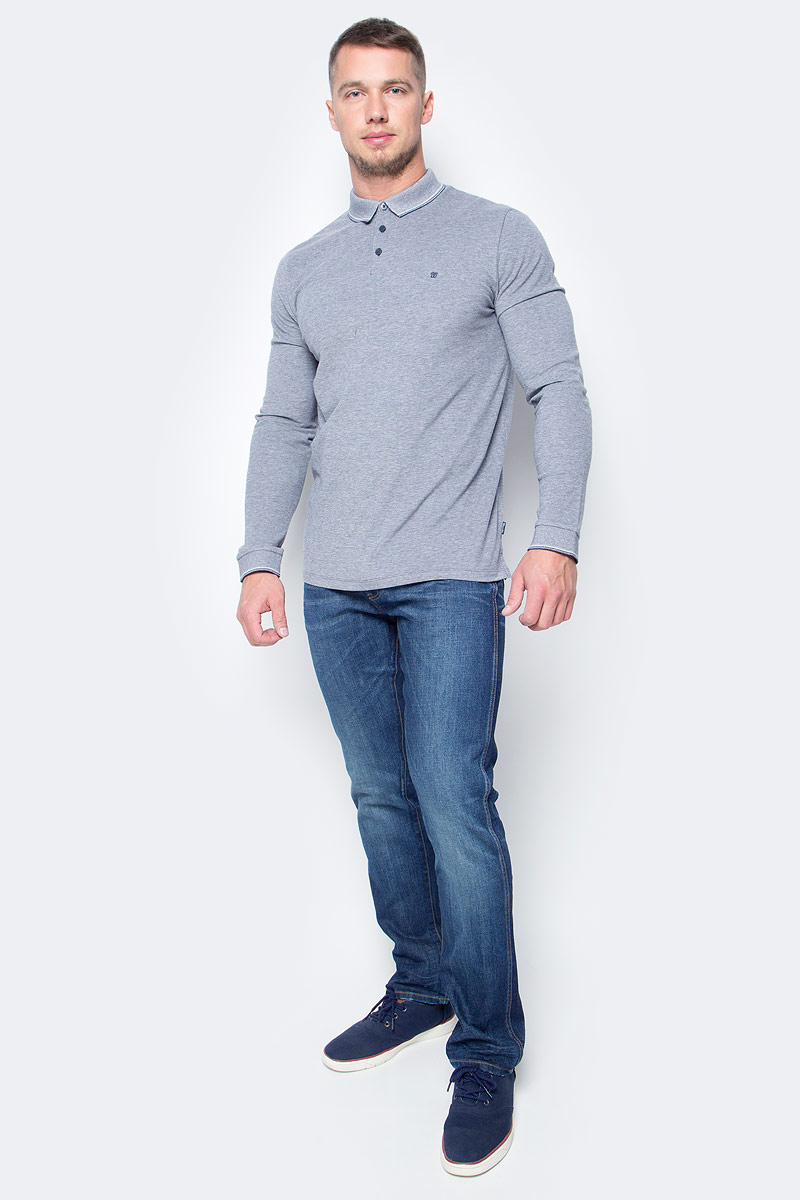 Джинсы мужские Wrangler, цвет: синий. W16AMW98G. Размер 38-34 (54-34)W16AMW98G Джинсы мужские Wrangler, цвет: синий. W16AMW98G. Размер 38-34 (54-34)W16AMW98GМужские джинсы Wrangler станут отличным дополнением к вашему гардеробу. Джинсы выполнены из эластичного хлопка. Изделие мягкое и приятное на ощупь, не сковывает движения и позволяет коже дышать.Модель на поясе застегивается на металлическую пуговицу и ширинку на металлической застежке-молнии, а также предусмотрены шлевки для ремня. Модель имеет классический пятикарманный крой: спереди расположены два втачных кармана и один маленький кармашек, а сзади - два накладных кармана.Современный дизайн, отличное качество и расцветка делают эти джинсы модным, стильным и практичным предметом мужской одежды. Такая модель подарит вам комфорт в течение всего дня.
