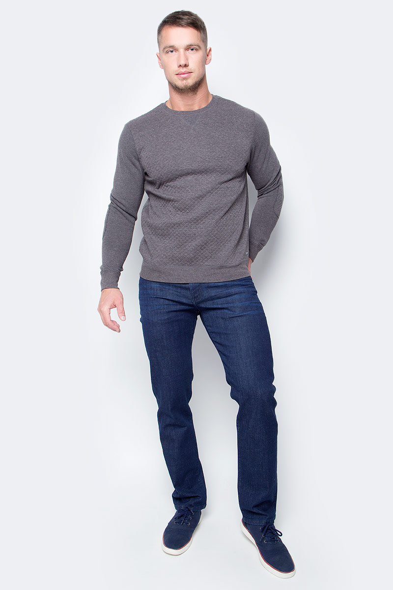 Джинсы мужские Wrangler Arizona, цвет: синий. W12O9196U. Размер 38-32 (54-32)W12O9196U Джинсы мужские Wrangler Arizona, цвет: синий. W12O9196U. Размер 38-32 (54-32)W12O9196UМужские джинсы Wrangler станут отличным дополнением к вашему гардеробу. Джинсы выполнены из эластичного хлопка. Изделие мягкое и приятное на ощупь, не сковывает движения и позволяет коже дышать.Модель на поясе застегивается на металлическую пуговицу и ширинку на металлической застежке-молнии, а также предусмотрены шлевки для ремня. Модель имеет классический пятикарманный крой: спереди расположены два втачных кармана и один маленький кармашек, а сзади - два накладных кармана.Современный дизайн, отличное качество и расцветка делают эти джинсы модным, стильным и практичным предметом мужской одежды. Такая модель подарит вам комфорт в течение всего дня.
