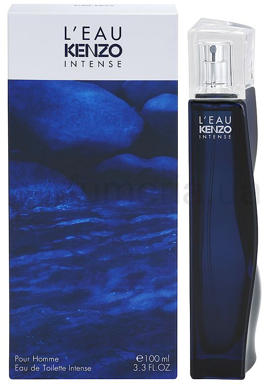 Kenzo LEau Intense men туалетная вода, 100 мл962372 Kenzo LEau Intense men туалетная вода, 100 мл962372Прохладный, освежающий водно-ароматический мужской парфюм, входящий в ароматический дуэт 2015 года популярного бренда Kenzo. Аромат облачен во серебристо-голубой флакон. Аромат для него пахнет нежной прохладой морских волн и тонкими пряностями. Верхний аккорд с первых нот захлестывает прохладой морских волн, оставляя горьковато-соленые акценты, растворяющиеся в сочной свежести цитрусовых нот японского юзу и лайма. В центре композиции звучит тонкий, хрустально-чистый шелковисто-пряный, сладковатый запах лотоса. Его влажные, почти прозрачные цветочные ноты дополнены теплой пряностью базилика, придающей центральному аккорду более густое, мужское звучание. Заключительный аккорд дарит хвойно-дымный аромат могучего кедра и тонкий влажно-землистый запах ветивера, элегантно завершающие красивую летнюю композицию.