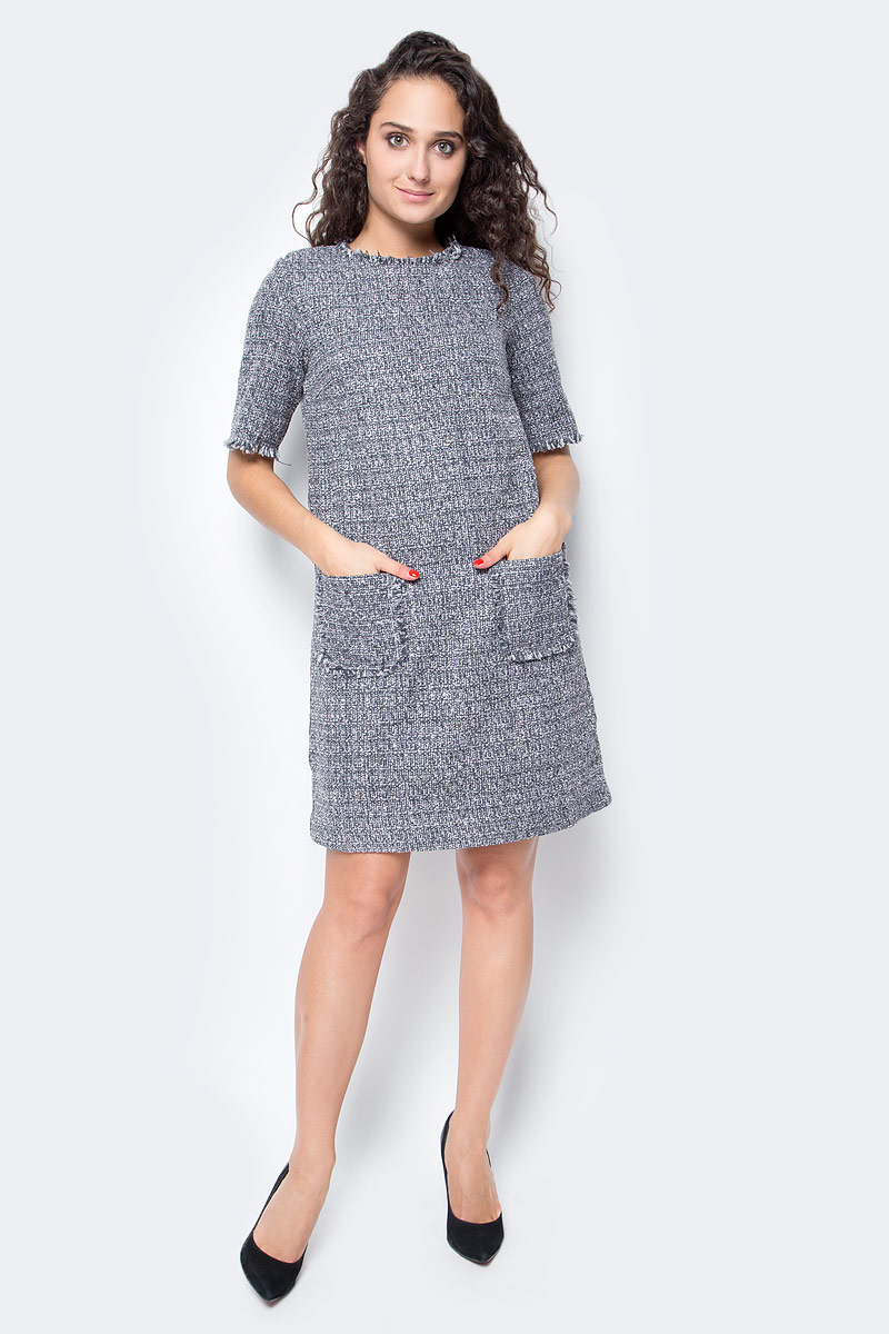 Платье Baon, цвет: серый, розовый. B457515_Lotus Jacquard. Размер S (44)B457515_Lotus Jacquard Платье Baon, цвет: серый, розовый. B457515_Lotus Jacquard. Размер S (44)B457515_Lotus JacquardЭлегантное твидовое платье от Baon на шелковистой подкладке создано специально для поклонниц лаконичной роскоши. В таком наряде вы будете чувствовать себя самой элегантной и стильной. Модель имеет прямой крой, помогающий скрывать недостатки фигуры и делать акцент на ее достоинствах. Платье застегивается при помощи молнии, расположенной на спине. Передняя часть изделия декорирована карманами.