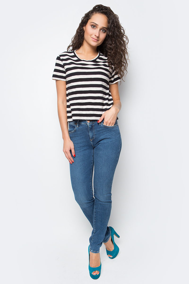 Футболка женская Wrangler, цвет: черный, белый. W7371DW02. Размер L (46)W7371DW02 Футболка женская Wrangler, цвет: черный, белый. W7371DW02. Размер L (46)W7371DW02Женская футболка от Wrangler выполнена из натурального хлопка. Модель с короткими рукавами и круглым вырезом горловины оформлена принтом в полоску.