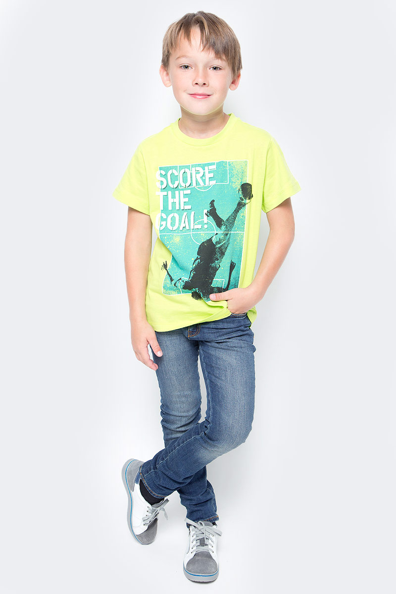 Футболка для мальчика Sela, цвет: зеленый. Ts-811/072-7330. Размер 146Ts-811/072-7330 Футболка для мальчика Sela, цвет: зеленый. Ts-811/072-7330. Размер 146Ts-811/072-7330Стильная футболка для мальчика Sela станет отличным дополнением к повседневному гардеробу юного любителя футбола. Модель прямого кроя с короткими рукавами изготовлена из натурального хлопка и оформлена принтом на футбольную тематику. Круглый вырез горловины дополнен мягкой трикотажной резинкой. Модель подойдет для прогулок и дружеских встреч, а универсальный цвет позволит сочетать ее с любой одеждой.