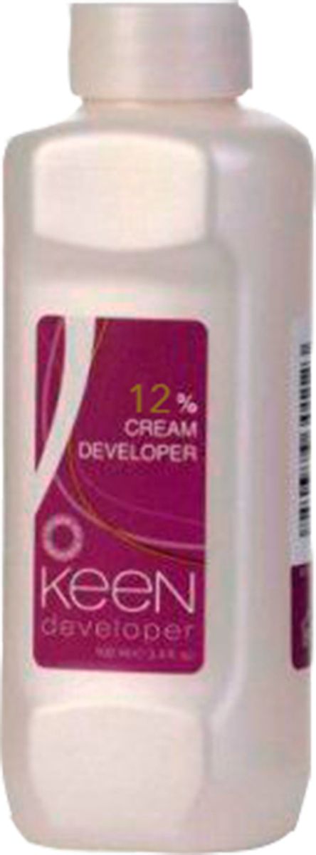 Keen Крем-окислитель 12%, 100 мл12201212 Keen Крем-окислитель 12%, 100 мл12201212Для обесцвечивания и оксидативного окрашивания волос, бровей и ресниц. Безупречно смешивается с красками, образуя однородную красящую массу оптимальной консистенции. Препарат не стекает с волос во время окрашивания.
