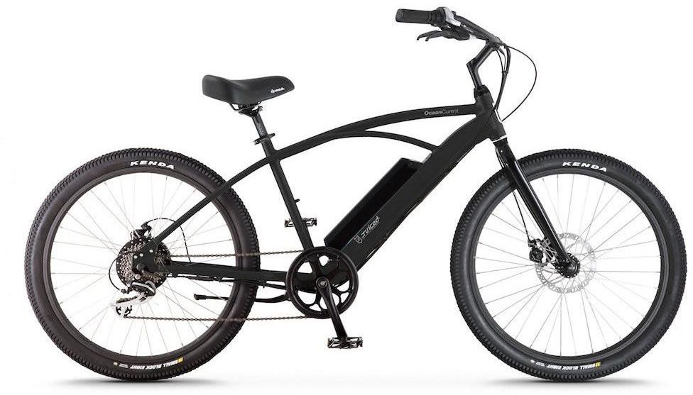 Электровелосипед Jucied Bikes Ocean Current 8, цвет: черный. OC8SBOC8SB Электровелосипед Jucied Bikes Ocean Current 8, цвет: черный. OC8SBOC8SBЭлектровелосипед Jucied Bikes Ocean Current 8 отличается очень высоким качеством изготовления стандартной рамы и красочного покрытия. Это обеспечивает надежность и безопасность велогибрида. На нем очень приятно ездить.С левой стороны расположена панель управления, на ней имеются следующие функции: уровень заряда аккумулятора, режимы скоростей и кнопка включения/выключения.Правая ручка дополнена удобным механическим тормозом. Дисковые механические тормоза обеспечивают плавное торможение, и уверенную остановку практически на любой поверхности.Педали с широкой платформой дополнены небольшими шипами, что позволяет удобно и надежно поставить ногу.Передняя амортизационная вилка, достойно отработает все неровности, спуски и ямы, которые попадут под переднее колесо.Электродвигатель в паре с емким аккумулятором 8,8 Ah за считанные секунды разгоняют данный велогибрид до 50 км/ч.Характеристики:Новые более мощные велогибриды имеют 9 транзисторных контроллеров 48 вольт.Максимальная скорость: 50 км/ч.Дальность хода: до 72 км.Редукторный двигатель: 500 Вт.Датчик хода и датчик дроссельной заслонки.1 7.4 AA Super Extended Range & 8,8 Ah Hyper Extended Range Packs совместимы со всеми OceanCurrents.Классический стиль крейсера прекрасно сочетается с балансной батареей на 48 В.Современные чувствительные педали усиливают прокрутку до 1000 раз в секунду. Сгладьте полосу или поднимите скорость до 50 километров в час.