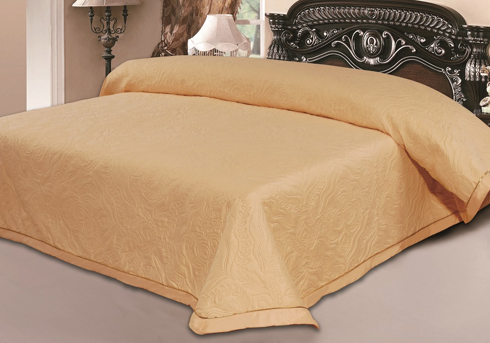 Покрывало стеганое Soft Line, 240 х 260 см. 1203512035 Покрывало стеганое Soft Line, 240 х 260 см. 1203512035Роскошное покрывало Soft Line, выполненное из высококачественной микрофибры, оформлено фигурной стежкой. Покрывало является неотъемлемым атрибутом дома, где царит уют и тепло. Яркое покрывало Soft Line гармонично впишется в интерьер вашего дома и создаст атмосферу уюта и комфорта. Стеганое покрывало Soft Line - это такой подарок, который будет всегда актуален, особенно для ваших родных и близких, ведь вы дарите им частичку своего тепла.