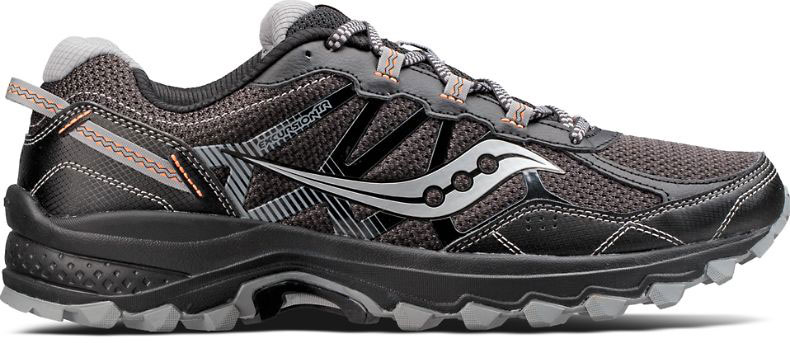 Кроссовки мужские Saucony Excursion TR11, цвет: черный, серый. S20392-2. Размер 7,5 (40)S20392-2 Кроссовки мужские Saucony Excursion TR11, цвет: черный, серый. S20392-2. Размер 7,5 (40)S20392-2Стильные мужские кроссовки Saucony отлично подойдут для активного отдыха и повседневной носки. Верх модели выполнен из текстиля и полиуретана. Удобная шнуровка надежно фиксирует модель на стопе. Новая версия универсальной беговой модели отлично подойдет для асфальтового покрытия. Кроссовки рассчитаны на нейтральную пронацию стопы. Технология GRID обеспечивает отличную амортизацию и поддержку стопы во время бега. Сетчатый верх гарантирует комфорт и воздухопроницаемость. Подошва с рифлением обеспечивает легкость, естественную свободу движений и отличное сцепление на любой поверхности. Стелька и внутренняя поверхность из текстиля комфортны при движении. Мягкие и удобные, кроссовки превосходно подчеркнут ваш спортивный образ и подарят комфорт.