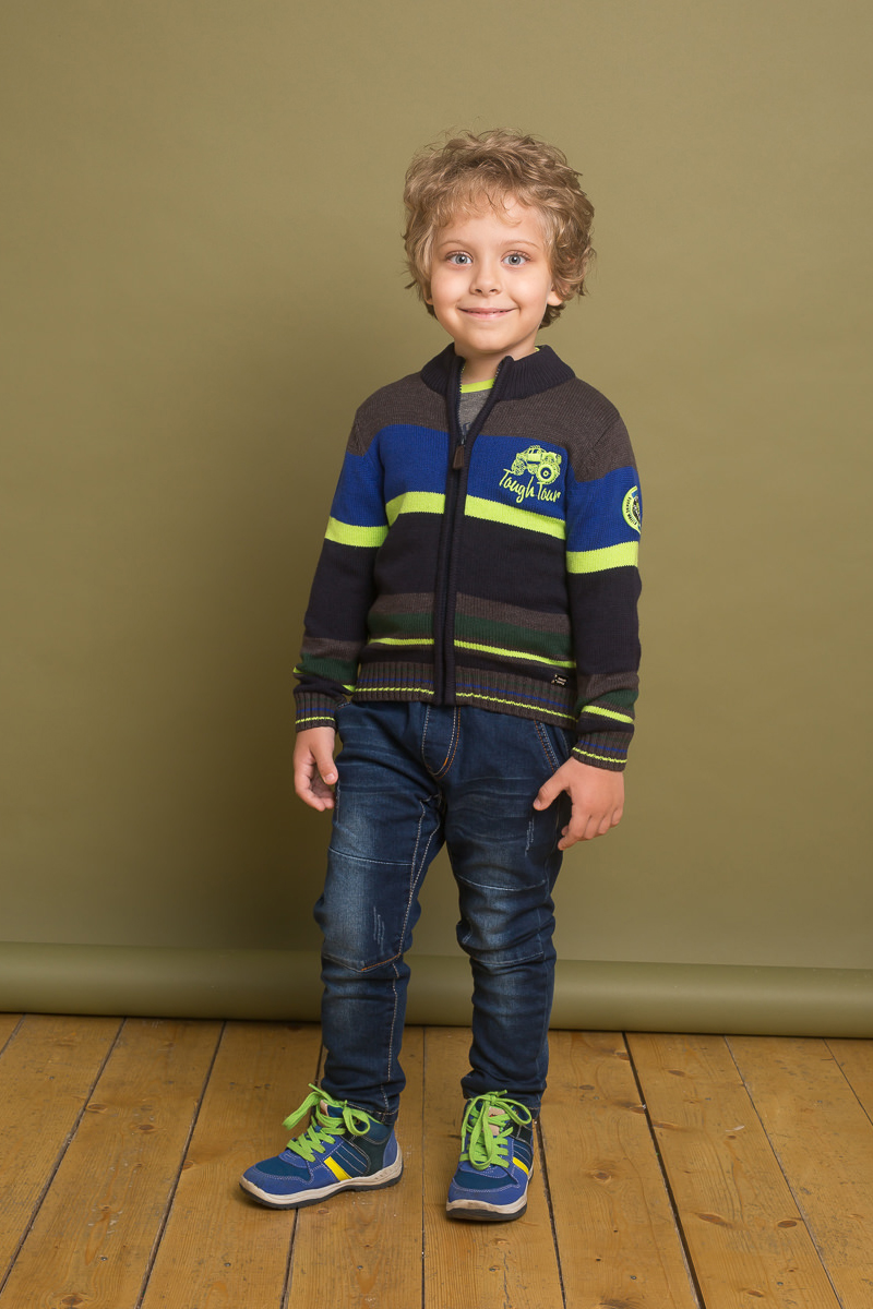 Кофта для мальчика Sweet Berry, цвет: коричневый, синий. 733092. Размер 104733092 Кофта для мальчика Sweet Berry, цвет: коричневый, синий. 733092. Размер 104733092Стильная вязаная кофта для мальчика от Sweet Berry, декорированная вышивкой, выполнена из хлопковой ткани в полоску. Модель с длинными рукавами и высокой горловиной застегивается на молнию.