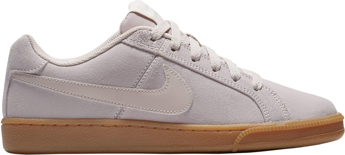 Кроссовки женские Nike Court Royale Suede Shoe, цвет: светло-розовый. 916795-600. Размер 7 (37,5)916795-600 Кроссовки женские Nike Court Royale Suede Shoe, цвет: светло-розовый. 916795-600. Размер 7 (37,5)916795-600Стильные женские кроссовки Nike, выполненные из натуральной замши, дополнены фирменной нашивкой на язычке. Классическая шнуровка надежно зафиксирует обувь на ноге. Внутренняя поверхность и стелька, выполненные из текстиля, комфортны при движении. Подошва с рифлением обеспечивает отличное сцепление на любой поверхности. Мягкие и удобные, кроссовки превосходно подчеркнут ваш спортивный образ и подарят комфорт.