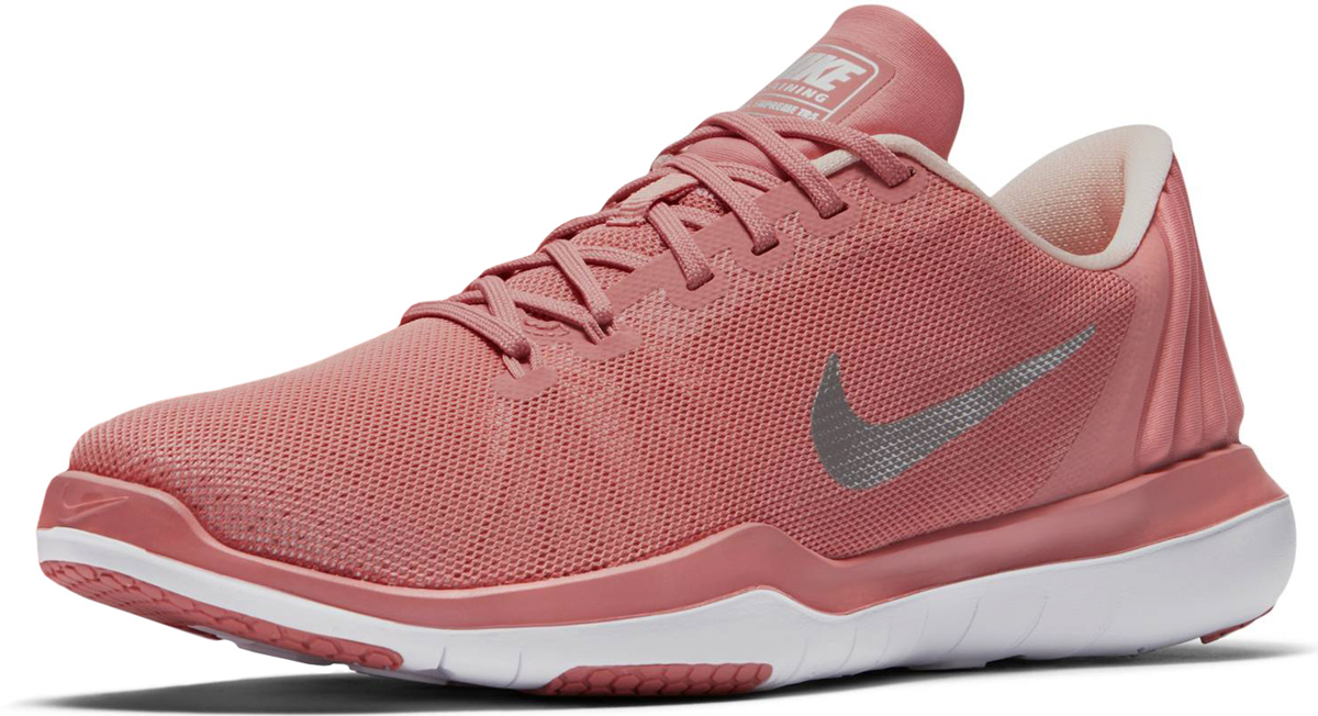 Кроссовки женские Nike Flex Supreme TR 5 Bionic Training Shoe, цвет: розовый. 917709-600. Размер 7 (37,5)917709-600 Кроссовки женские Nike Flex Supreme TR 5 Bionic Training Shoe, цвет: розовый. 917709-600. Размер 7 (37,5)917709-600Женские кроссовки для тренинга Nike отвечают всем твоим требованиям: воздухопроницаемость без утяжеления благодаря ультрагибкой подметке, которая повторяет движения стопы. Минималистичный дизайн обеспечивает поддержку, фиксацию и гибкость только там, где это необходимо. Легкий сетчатый верх обеспечивает воздухопроницаемость и гибкость для полной концентрации на спорте. Нити Flywire в передней части стопы создают динамическую фиксацию. Внутренняя поверхность и стелька, выполненные из текстиля, комфортны при движении. Подошва с рифлением обеспечивает отличное сцепление на любой поверхности. Мягкие и удобные кроссовки превосходно подчеркнут ваш спортивный образ и подарят комфорт.