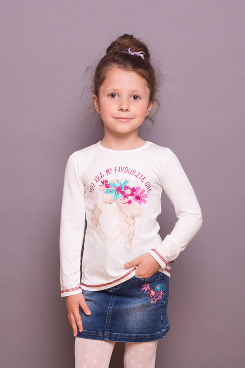 Футболка с длинным рукавом для девочки Sweet Berry, цвет: слоновая кость. 734007. Размер 116734007 Футболка с длинным рукавом для девочки Sweet Berry, цвет: слоновая кость. 734007. Размер 116734007Трикотажная футболка с длинным рукавом от Sweet Berry выполнена из мягкого хлопкового полотна и декорирована милым принтом и контрастной строчкой. Округлый вырез горловины.
