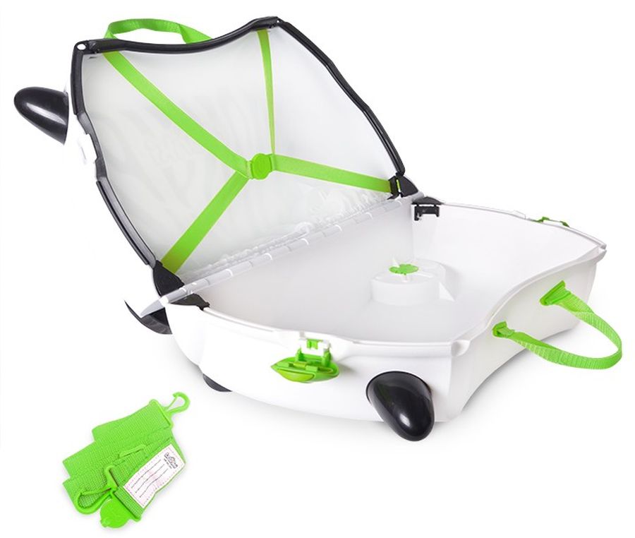 Trunki Чемодан детский Зебра Зимба0264-GB01 Trunki Чемодан детский Зебра Зимба0264-GB01Детский чемодан Зебра Зимба - восхитительная новинка от английского производителя детских чемоданов и дорожных аксессуаров! Чемоданы Trunki сделаны из прочного легкого пластика, что позволяет не только брать их с собой в путешествие, но даже кататься на них! Чемодан в виде забавной зебры станет прекрасным игровым спутником каждого маленького путешественника. Чемодан выполнен в черно-белых цветах, узор на нем имитирует окраску зебры. Яркие зеленые элементы на чемодане делают его более веселым и заметным. У чемоданчика есть забавные черные ручки в виде рожек, для того, чтобы ребенок мог держаться во время катания. Удобная прочная ручка из текстиля позволяет родителям возить чемодан или катать ребенка. Несмотря на забавный внешний вид, чемодан Транки очень прочен и функционален. Вместительная конструкция весит меньше 2 кг. Выемка в верхней части корпуса служит седлом для юных гонщиков, и мало какой ребёнок откажется от удовольствия прокатиться на таком необычном транспорте. Особенности чемодана Trunki: прочный легкий корпус с удобным сидением, широкие устойчивые колеса для перемещения и катания, прорезиненный мягкий обод вдоль отделений чемодана, надежный безопасный замок защищает от случайного раскрытия, специальный ремень с прочными карабинами позволяет легко перемещать чемодан и катать ребенка, ручки из пластика на корпусе чемодана позволяют ребенку держаться при перемещении. Чемоданы Trunki были созданы в Англии для того, чтобы малыши не скучали во время путешествий. В удобный вместительный чемодан можно заполнить необходимыми вехами, книгами и, конечно же, любимыми игрушками. Широкие устойчивые колеса позволяют не только перемещать чемодан, но и кататься на нем. Теперь при ожидании регистрации или рейса вашему ребенку точно не будет скучно!