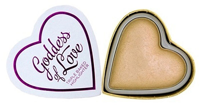 Makeup Revolution Хайлайтер Blushing heart, Goddess of Love Highlighter26989 Makeup Revolution Хайлайтер Blushing heart, Goddess of Love Highlighter26989Хайлайтер, который точно завоюет ваше сердце! Трижды запечённый хайлайтер Goddess of love с сатиновым финишем обладает полупрозрачной сухой текстурой, ровным слоем ложится на кожу словно невесомая вуаль, придавая ей восхитительное сияние! Продукт великолепно растушевывается и обладает хорошей стойкостью. Хайлайтер находится в легкой и компактной картонной коробочке, выполненной в форме сердца.