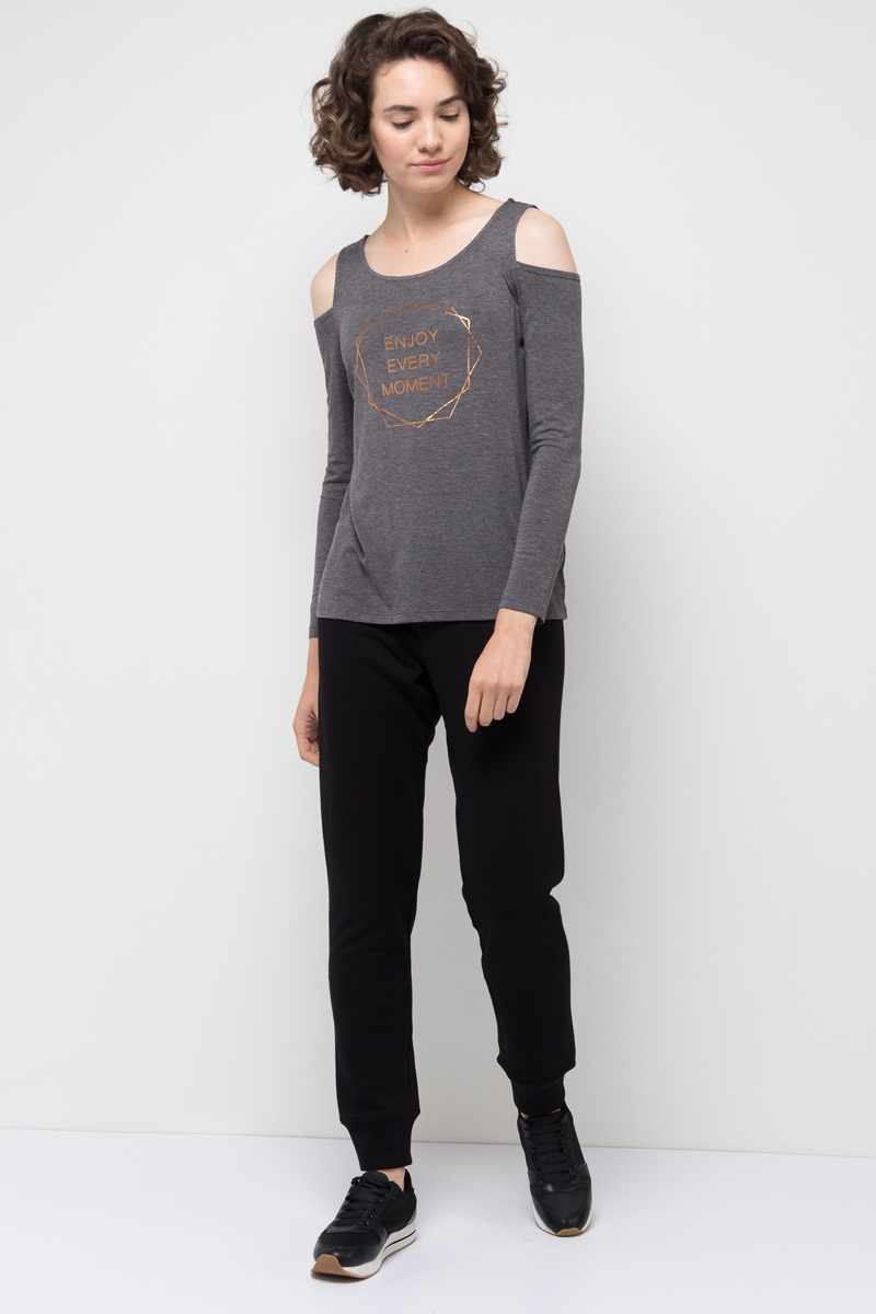 Брюки спортивные женские Sela, цвет: черный. Pk-115/853-7351. Размер XL (50)Pk-115/853-7351 Брюки спортивные женские Sela, цвет: черный. Pk-115/853-7351. Размер XL (50)Pk-115/853-7351Спортивные брюки от Sela выполнены из хлопкового трикотажа. Модель на талии дополнена эластичной резинкой и затягивающимся шнурком. По низу брючины дополнены широкими трикотажными манжетами.