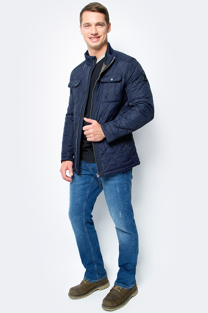Куртка мужская Tom Tailor, цвет: синий. 3533470.00.10_6800. Размер L (50)3533470.00.10_6800 Куртка мужская Tom Tailor, цвет: синий. 3533470.00.10_6800. Размер L (50)3533470.00.10_6800Мужская куртка Tom Tailor выполнена из высококачественного материала. В качестве подкладки и утеплителя используется полиэстер. Модель с воротником-стойкой застегивается на застежку-молнию. Спереди расположено множество карманов.