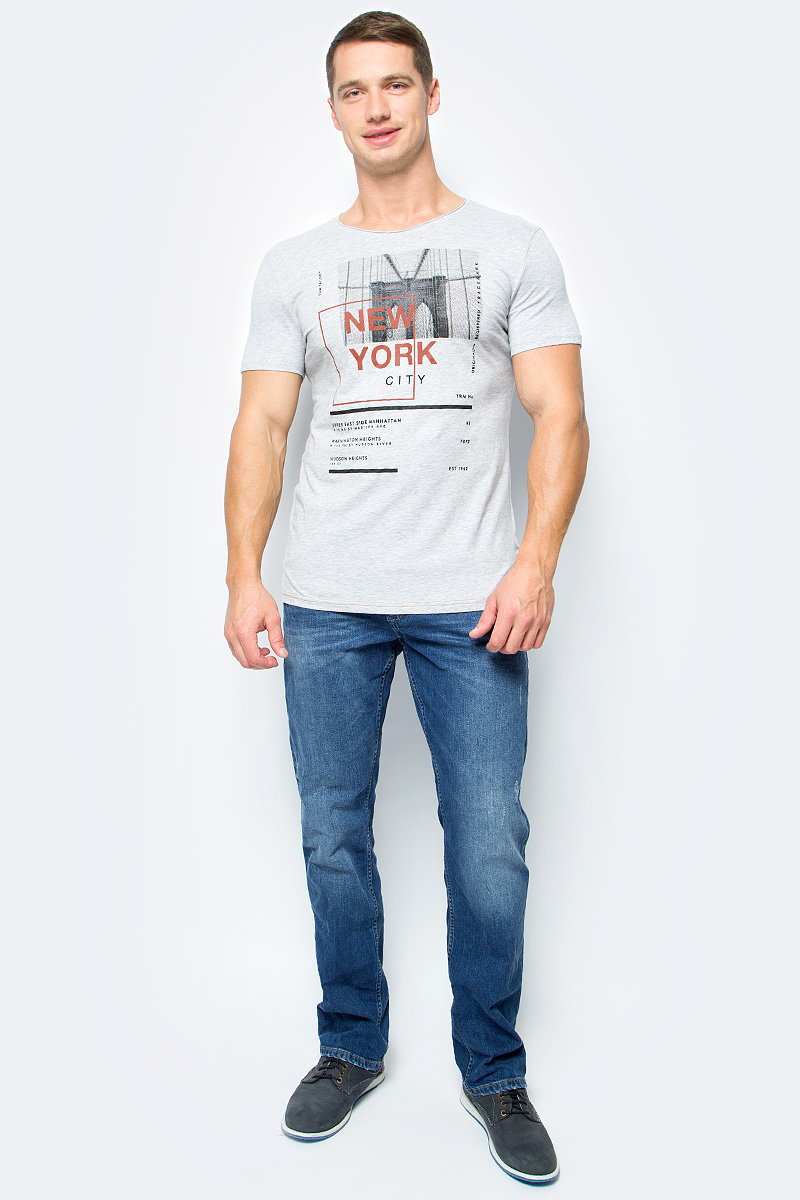Футболка мужская Tom Tailor, цвет: серый. 1038556.00.10_2226. Размер XXL (54)1038556.00.10_2226 Футболка мужская Tom Tailor, цвет: серый. 1038556.00.10_2226. Размер XXL (54)1038556.00.10_2226Мужская футболка Tom Tailor выполнена из натурального хлопка. Модель с короткими рукавами и V-образным вырезом горловины оформлена на груди принтом.