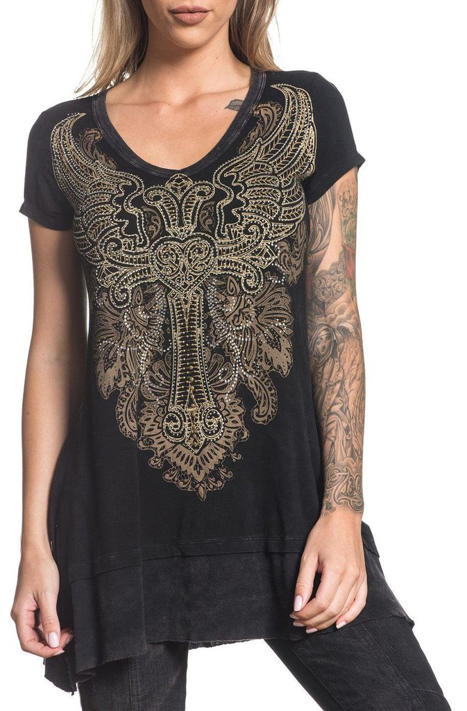 Футболка женская Affliction Sinful Copper City Cap Slv Vneck, цвет: черный. S4019. Размер S (44)S4019 Футболка женская Affliction Sinful Copper City Cap Slv Vneck, цвет: черный. S4019. Размер S (44)S4019Футболка женская Affliction выполнена из вискозы и спандекса. Модель с круглым вырезом горловины и короткими рукавами оформлена оригинальным принтом.