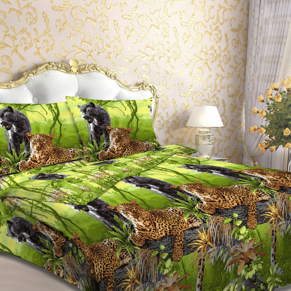Комплект постельного белья Letto Традиция, евро, наволочки 70 x 70 см, цвет: зеленый. B17-6B17-6 Комплект постельного белья Letto Традиция, евро, наволочки 70 x 70 см, цвет: зеленый. B17-6B17-6Серия Letto Традиция выполнена из классической российской бязи, привычной для большинства российских покупательниц. Ткань плотная (125гр/м), используются современные устойчивые красители и в том числе технология с эффектом 3д. Традиционная российская бязь выгодно отличается от импортных аналогов по цене, при том, что сама ткань и толще, меньше сминается и служит намного дольше. Рекомендуется перед первым использованием постирать, но не пересушивать. Применение кондиционера при стирке сделает такое постельное белье мягче и комфортней. Пододеяльник на молнии. Обращаем внимание, что расцветка наволочек может отличаться от представленной на фото.