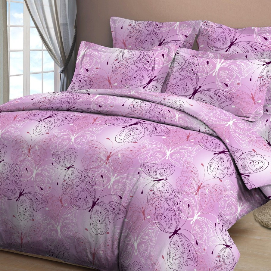 Комплект постельного белья Letto Традиция, евро, наволочки 70 x 70 см, цвет: фиолетовый. B192-6B192-6 Комплект постельного белья Letto Традиция, евро, наволочки 70 x 70 см, цвет: фиолетовый. B192-6B192-6Серия Letto Традиция выполнена из классической российской бязи, привычной для большинства российских покупательниц. Ткань плотная (125гр/м), используются современные устойчивые красители и в том числе технология с эффектом 3д. Традиционная российская бязь выгодно отличается от импортных аналогов по цене, при том, что сама ткань и толще, меньше сминается и служит намного дольше. Рекомендуется перед первым использованием постирать, но не пересушивать. Применение кондиционера при стирке сделает такое постельное белье мягче и комфортней. Пододеяльник на молнии. Обращаем внимание, что расцветка наволочек может отличаться от представленной на фото.