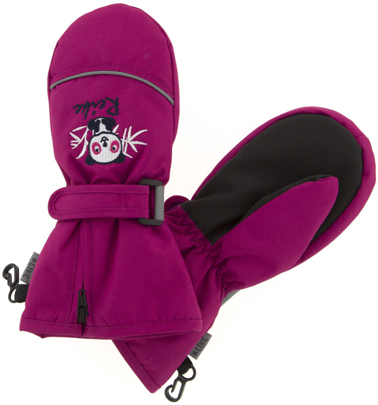 Варежки для девочки Reike Панда, цвет: фуксия. RW18_PND2 fuchsia. Размер 2RW18_PND2 fuchsia Варежки для девочки Reike Панда, цвет: фуксия. RW18_PND2 fuchsia. Размер 2RW18_PND2 fuchsiaВарежки Reike Панда выполнены из ветрозащитной, водонепроницаемой и дышащей мембранной ткани на флисовой подкладке. Запястья дополнены резинкой, регулируемой липучкой и молнией для облегчения надевания. Ладони дополнительно усилены. Варежки декорированы вышивкой в стиле коллекции Панда и дополнены светоотражающим кантом.