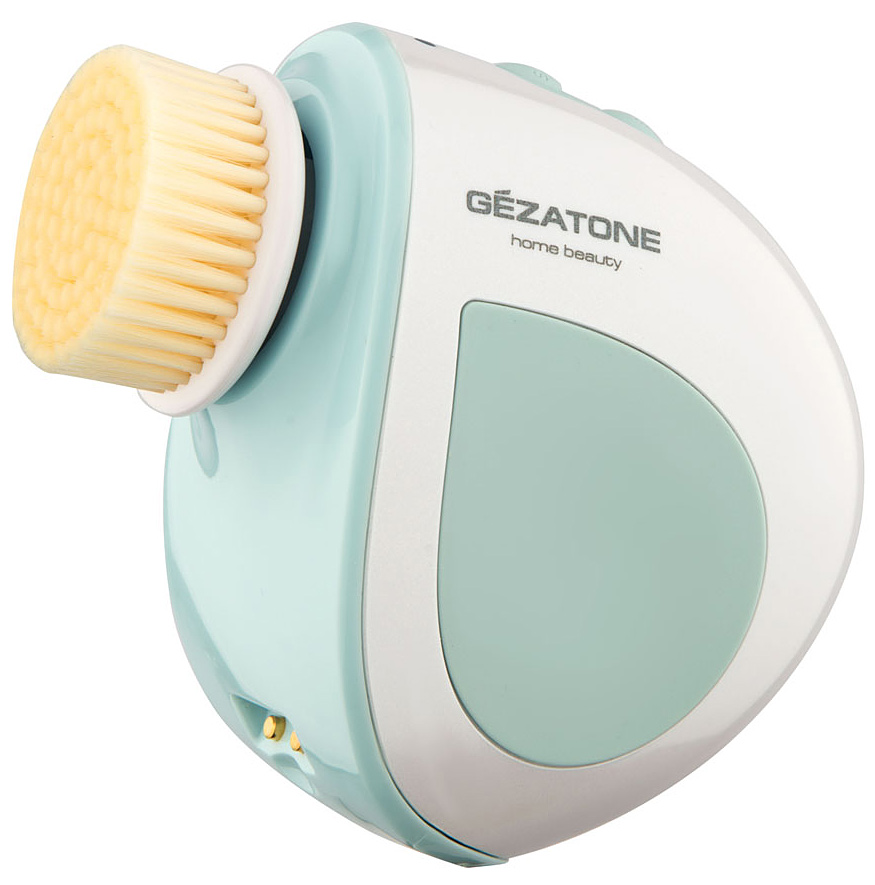 Gezatone Щетка для чистки + роликовый массажер лицаAMG1991301171 Gezatone Щетка для чистки + роликовый массажер лицаAMG1991301171Щетка–массажер Gezatone эффективно и бережно очищает кожу от загрязнений, отмерших клеток эпидермиса и остатков макияжа. Роликовый массаж моментально улучшает цвет лица, повышает упругость и тонус кожи.Массажер Bio Sonic со сменными насадками-щеточками удаляет частицы грязи, остатки косметики и сухие отмершие клетки с поверхности кожи. Насадки-щеточки разной степени жесткости позволяют провести глубокую чистку пор различных участков кожи. Одновременно с деликатным очищением кожи, прибор выполняет превосходный роликовый массаж, способствующий улучшению цвета лица, повышению тонуса и упругости кожи.