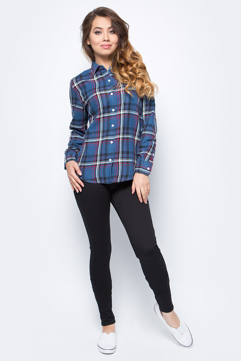 Джинсы женские Levis® 710, цвет: черный. 1778000210. Размер 28-34 (44-34)1778000210 Джинсы женские Levis® 710, цвет: черный. 1778000210. Размер 28-34 (44-34)1778000210Универсальные джинсы от Levis® с посадкой чуть ниже талии обладают облегающим кроем в бедрах и выгодно подчеркивают фигуру. Отличаются очень узкими штанинами, которые подчеркивают силуэт и создают эффектный образ. Джинсы выполнены из высококачественного тянущегося денима с непревзойденной технологией FlawlessFX для поддержания формы. Имеют классический пятикарманный крой.